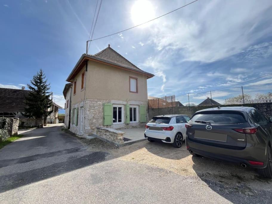 La Maison L'Oiseau Bleu Saint-Victor-de-Morestel 외부 사진